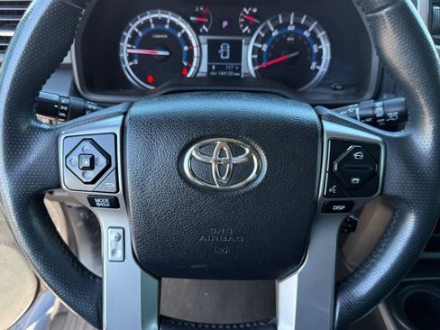Used 2018 Toyota 4Runner SR5 Premium AWD/4WD image 19