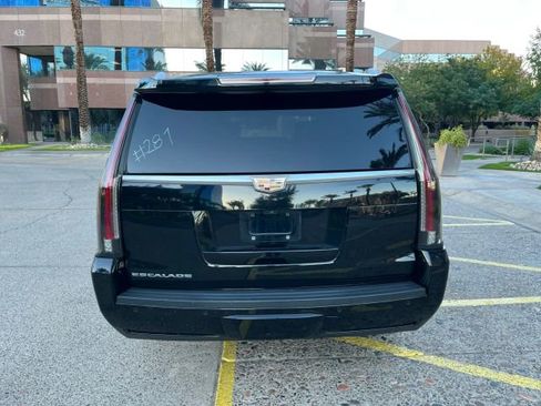 Used 2017 Cadillac Escalade ESV Platinum image 6
