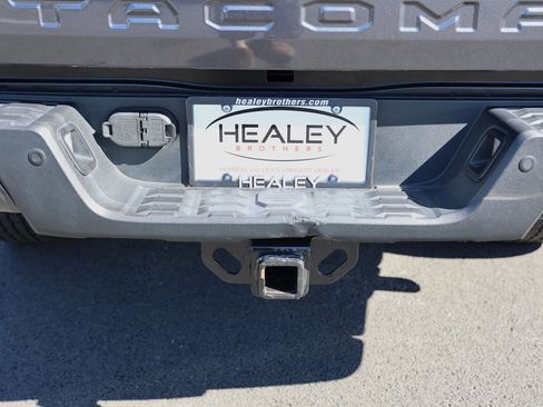 Used 2021 Toyota Tacoma TRD Off-Road w/ Technology Package image 14