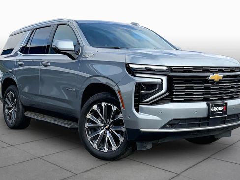 Used 2025 Chevrolet Tahoe High Country AWD/4WD image 4