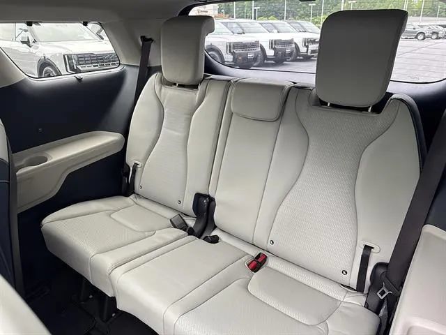 New 2026 Kia Carnival SX Prestige FWD image 17