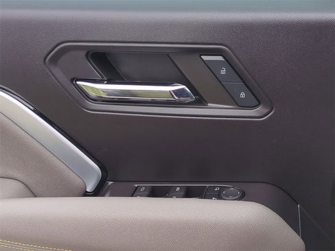 Certified 2024 Chevrolet Colorado ZR2 w/ Technology Package image 23