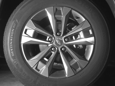 Used 2025 Chevrolet Equinox LT image 13