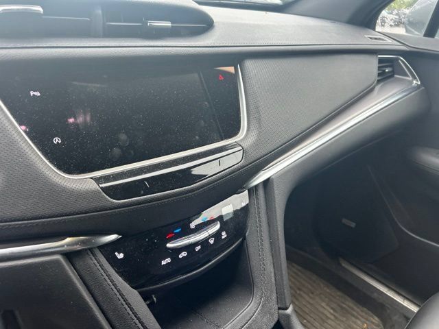 Used 2024 Cadillac XT5 Luxury w/ LPO, Floor Liner Package AWD/4WD image 11