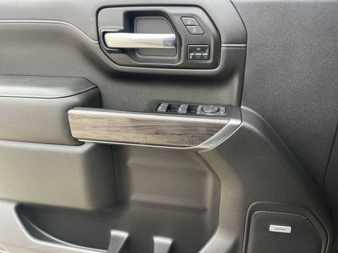 Used 2022 Chevrolet Silverado 2500 LTZ w/ LTZ Plus Package image 23