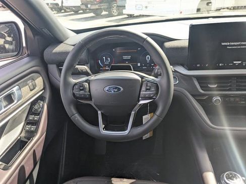 New 2026 Ford Explorer Platinum image 17