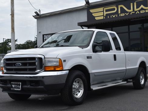 Used 2001 Ford F250 Lariat image 5