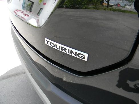 Used 2023 Honda Pilot Touring image 8