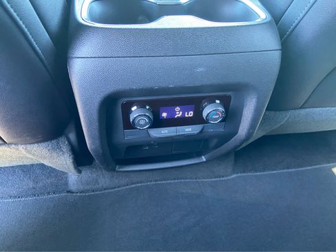 Used 2026 Chevrolet Traverse LT AWD/4WD image 20