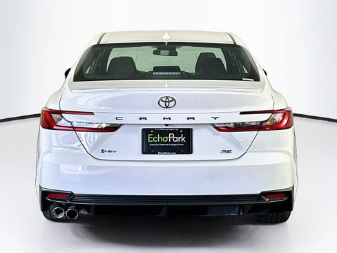 Used 2025 Toyota Camry SE FWD image 7
