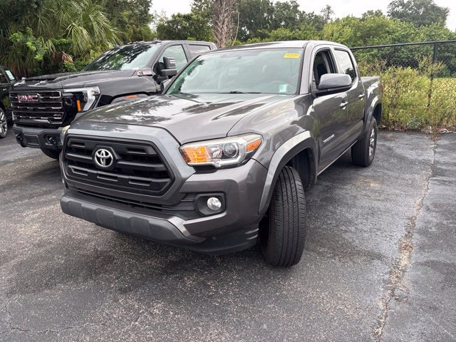 Used 2017 Toyota Tacoma SR5 w/ Tow Package RWD image 1