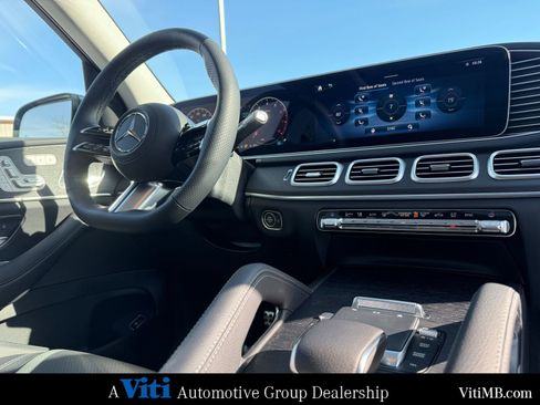 Certified 2026 Mercedes-Benz GLS 450 4MATIC image 32