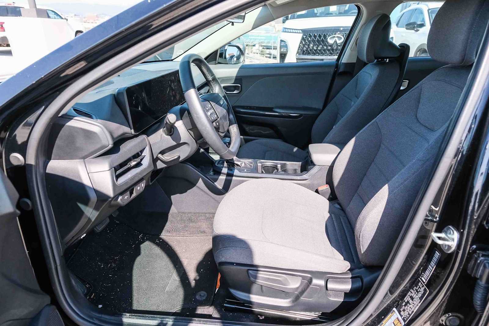 Used 2025 Kia K4 EX FWD image 19