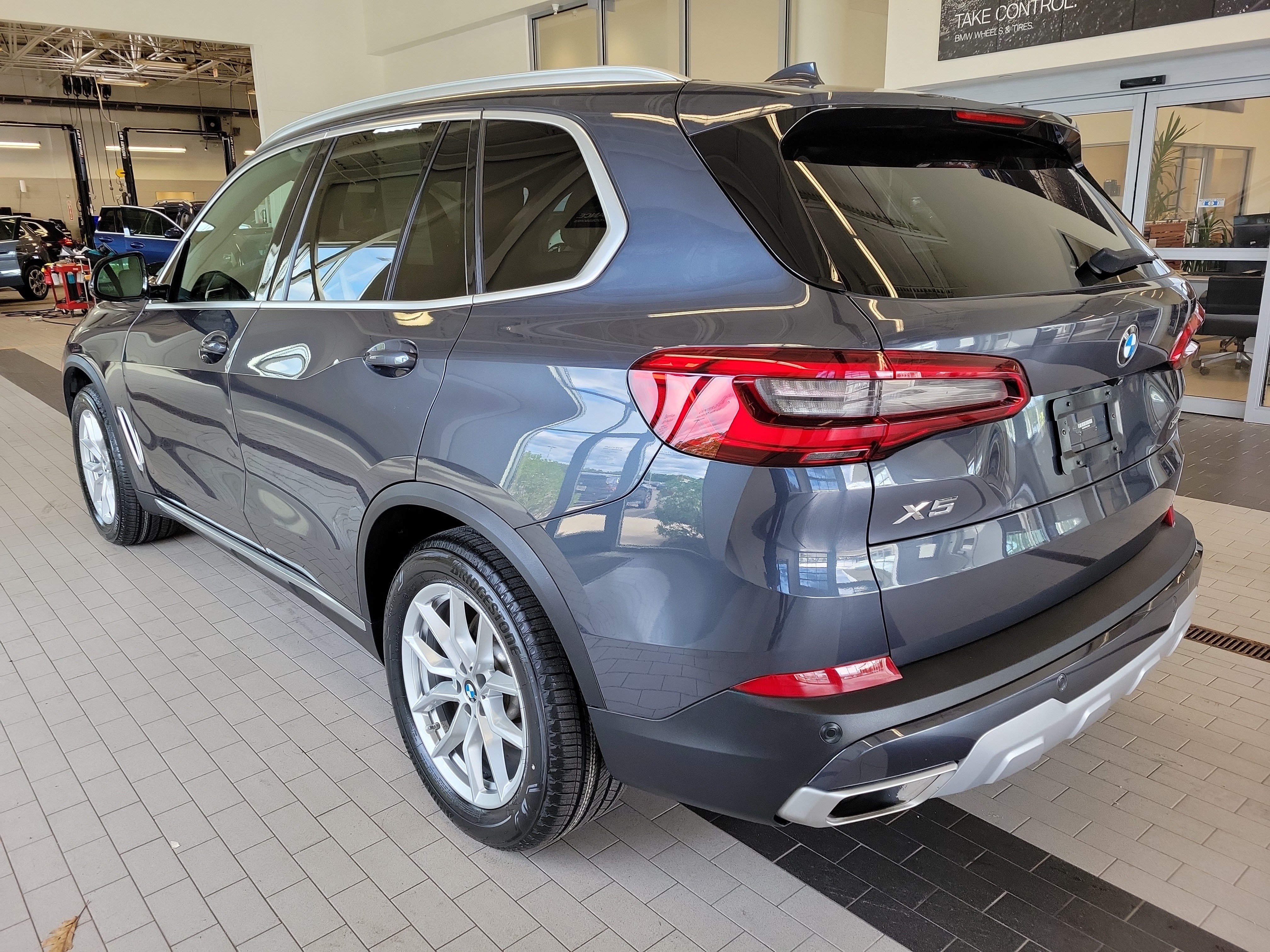 Used 2019 BMW X5 xDrive40i w/ Premium Package 2 AWD/4WD image 7