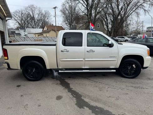 Used 2011 GMC Sierra 1500 Denali image 9