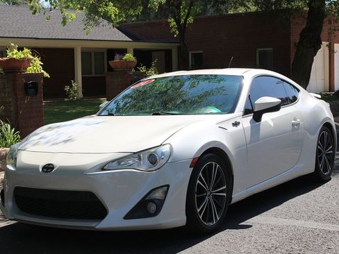Used 2014 Scion FR-S image 22