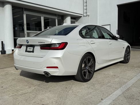 Used 2023 BMW 330e w/ Convenience Package image 7