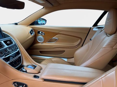 Used 2017 Aston Martin DB11 V12 image 19