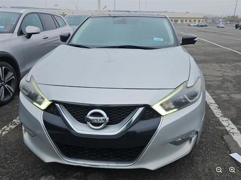 Used 2016 Nissan Maxima Platinum image 2