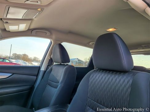 Used 2019 Nissan Rogue S w/ Special Edition Package image 10