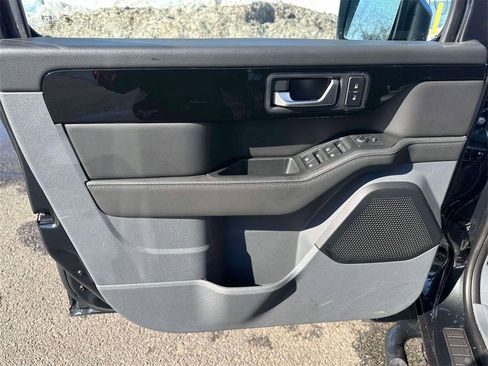 Used 2025 INEOS Grenadier Fieldmaster Edition image 15