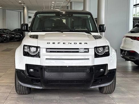 Used 2024 Land Rover Defender 110 X-Dynamic SE AWD/4WD image 46