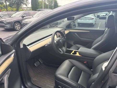 Used 2023 Tesla Model Y Long Range AWD/4WD image 10