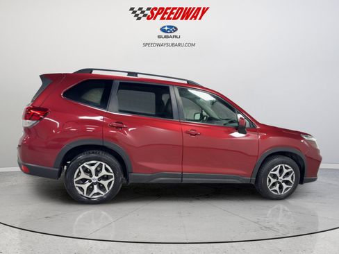 Used 2020 Subaru Forester Premium image 11