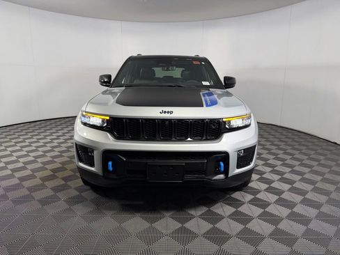 Used 2024 Jeep Grand Cherokee Trailhawk w/ Advanced Protech Group II AWD/4WD image 5