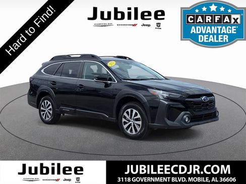 Used 2023 Subaru Outback Premium AWD/4WD image 1
