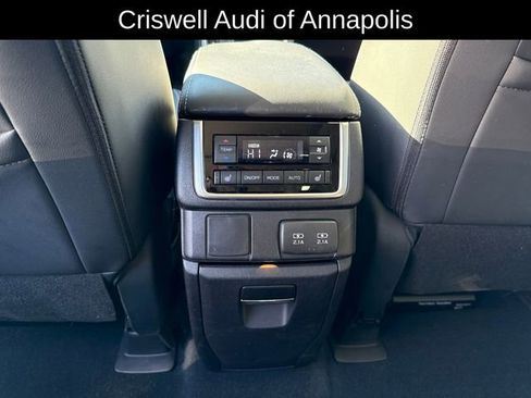 Used 2021 Subaru Ascent Limited w/ Technology Package image 12