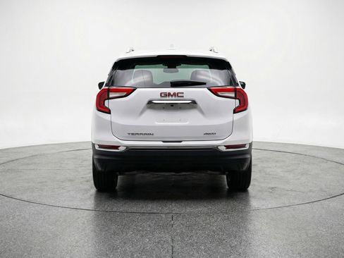 Used 2024 GMC Terrain SLT image 7