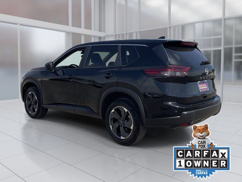 Used 2025 Nissan Rogue SV FWD image 4