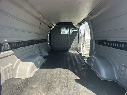 Used 2008 Ford E-250 and Econoline 250 image 11