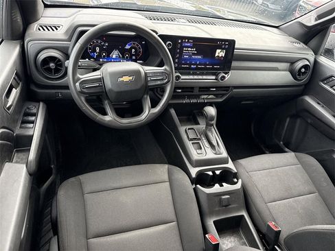 Used 2024 Chevrolet Colorado W/T image 18