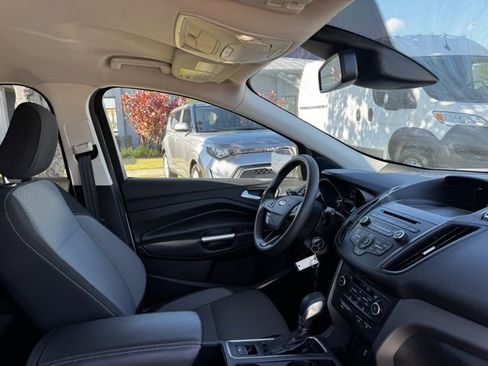 Used 2018 Ford Escape SE w/ Ford Safe & Smart Package image 11