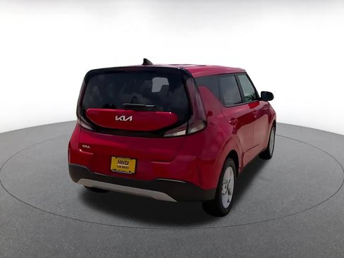 Used 2025 Kia Soul LX w/ LX Technology Package FWD image 14