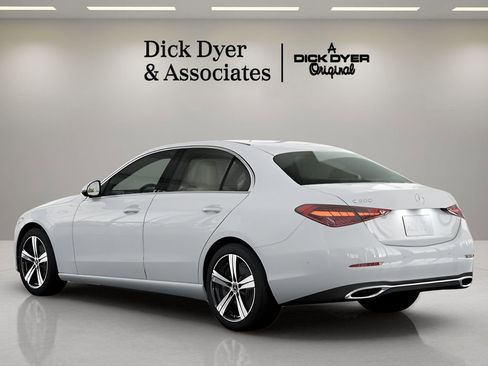 Used 2025 Mercedes-Benz C 300 Sedan image 18