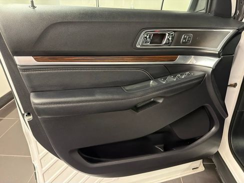 Certified 2018 Ford Explorer Limited w/ Equipment Group 301A AWD/4WD image 30