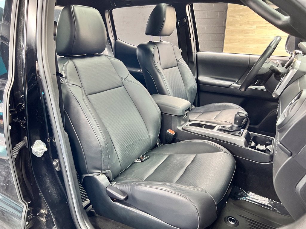 Used 2023 Toyota Tacoma Limited AWD/4WD image 8