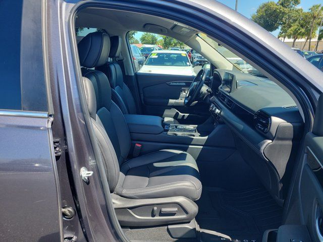 Used 2025 Honda Pilot EX-L image 10