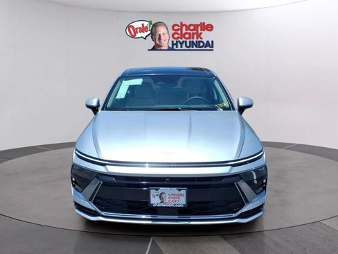 New 2026 Hyundai Sonata Limited FWD image 8