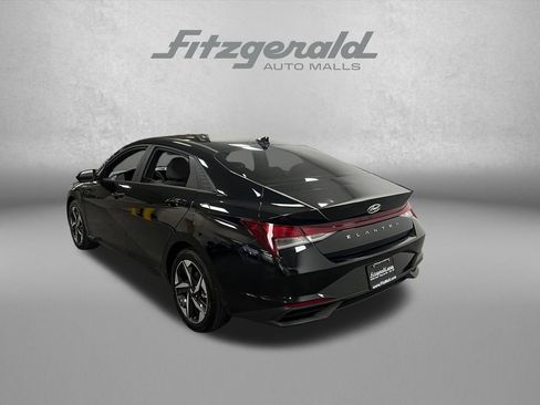 Used 2023 Hyundai Elantra SEL w/ Convenience Package FWD image 3
