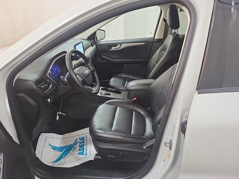 Used 2022 Ford Escape SEL w/ Technology Package image 8