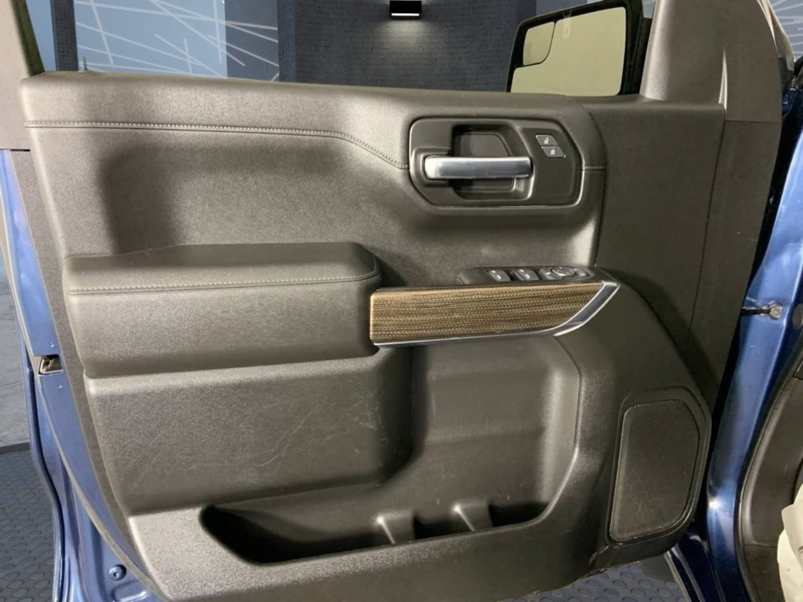 Used 2021 Chevrolet Silverado 1500 LT AWD/4WD image 20