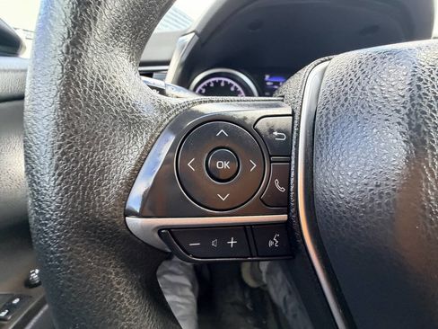 Used 2021 Toyota Camry LE image 6