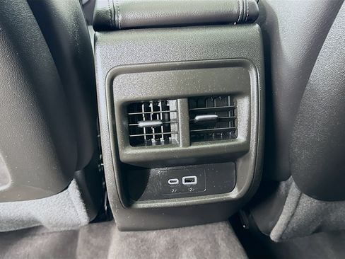 Used 2022 Cadillac XT4 Premium Luxury w/ Enhanced Visibility Package FWD image 27