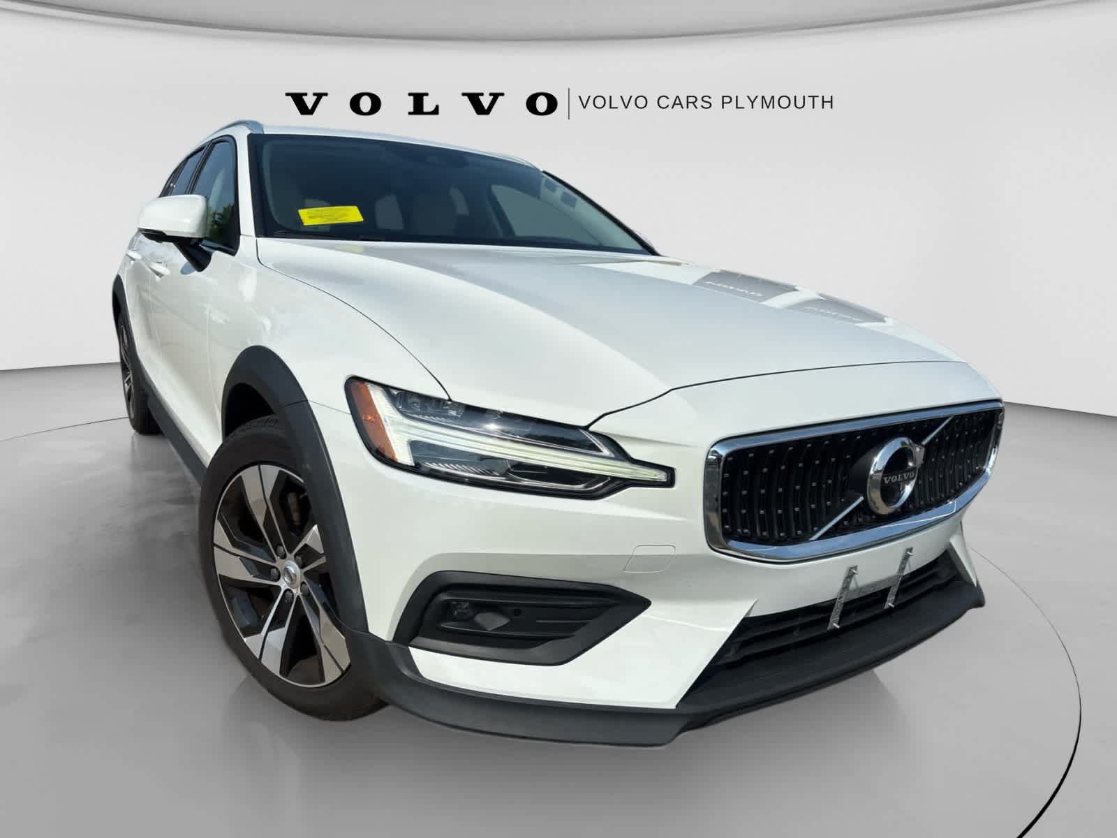 Used 2021 Volvo V60 T5 Cross Country AWD/4WD image 4