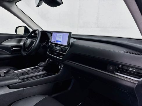 Used 2025 Toyota Grand Highlander FWD image 30