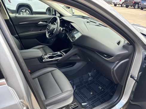 Used 2023 Buick Envision Essence AWD/4WD image 4